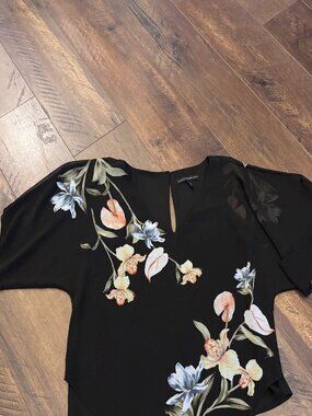 White House Black Market floral print blouse